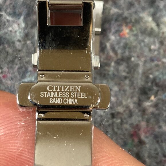 Citizen Women's Eco-Drive Stainless Steel Saphire Diamond Watch w/Case - Picture 7 of 14